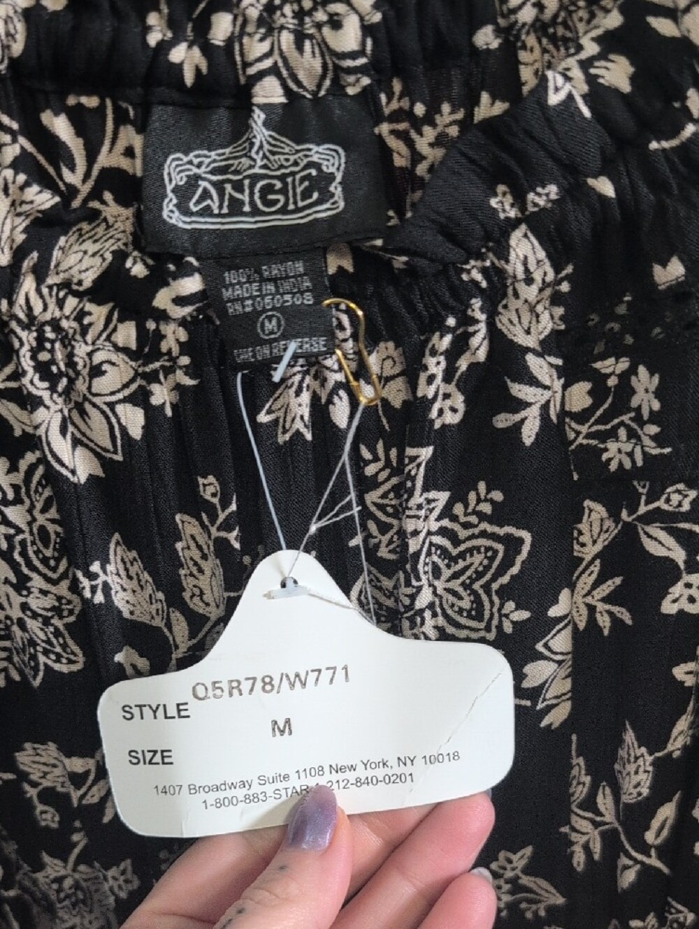 Angie Black and Cream Floral Romper NWT - Picture 3 of 5